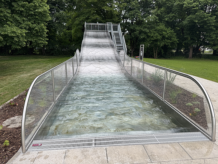 Breitwasserrutsche: Das Naturbad Georgenschwaige eröffnete am 02.06.2025 (©foto: Martin Schmitz)